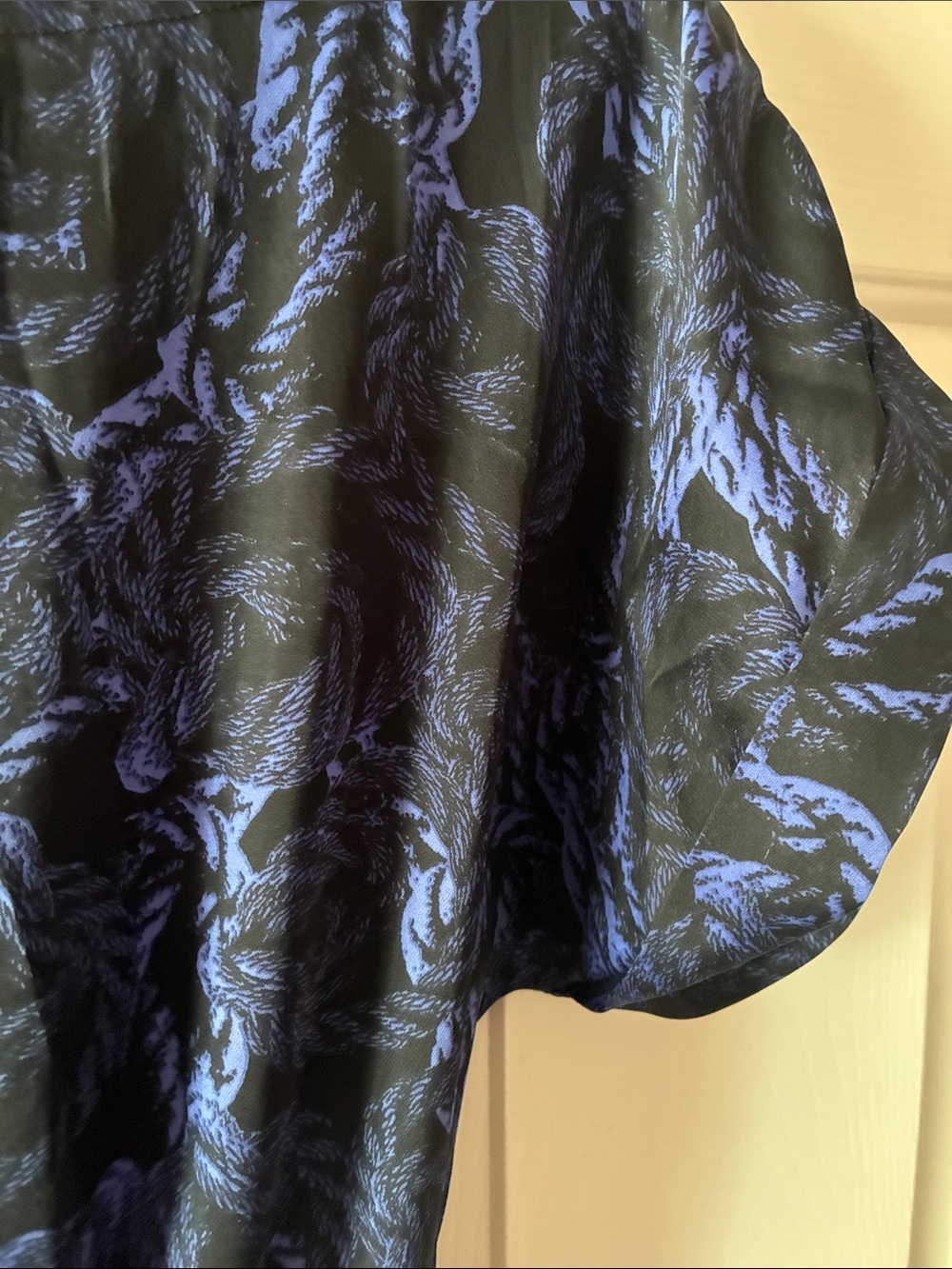 BCBGeneration MINI DRESS - Picture 2 of 11